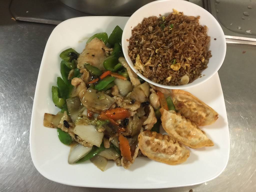 Leos Chow Mein | restaurant | 1059 Hudson Rd, St Paul, MN 55106, USA | 6517710305 OR +1 651-771-0305