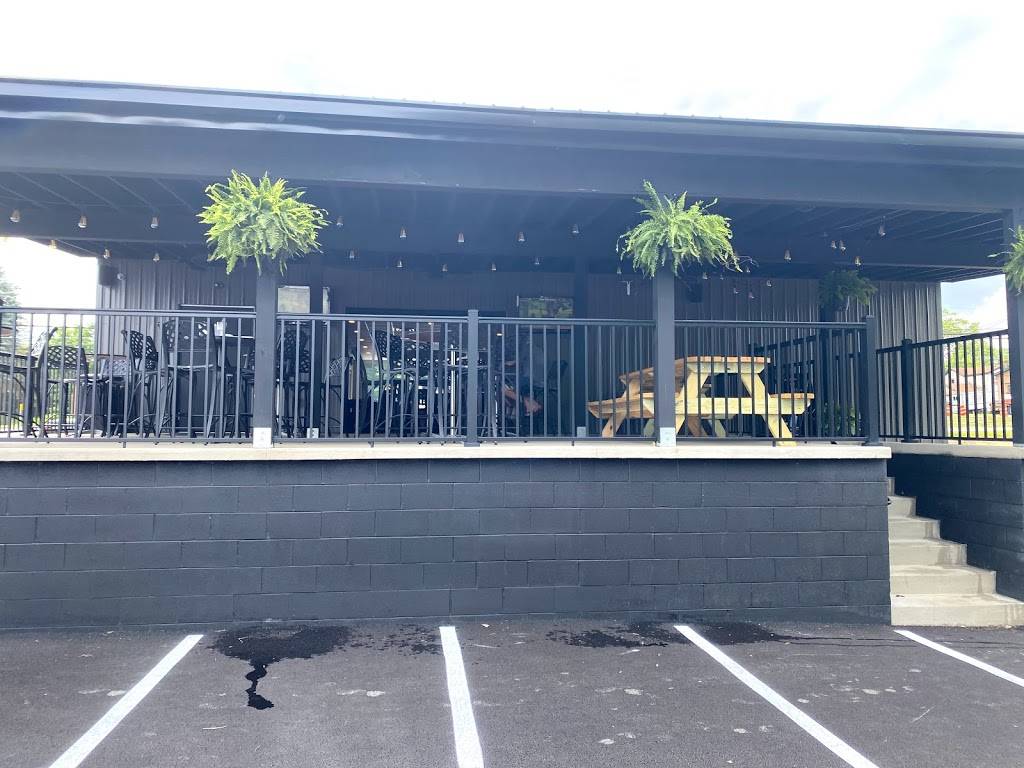 Post Office Pub | restaurant | 3821 S Main St, Mineral Ridge, OH 44440, USA | 3303490440 OR +1 330-349-0440