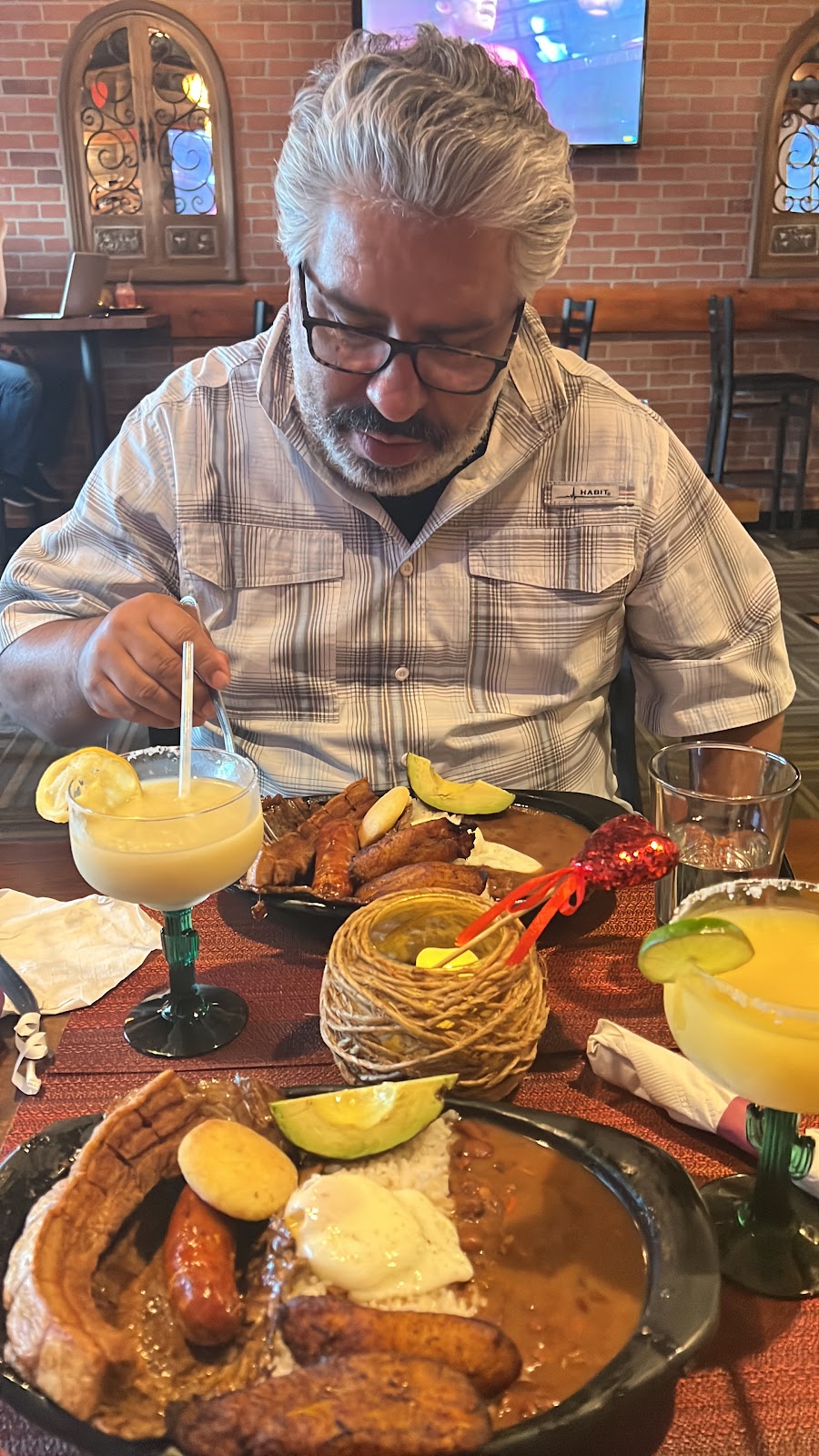 Leños Colombian Restaurant | restaurant | 1143 Woodruff Rd, Greenville, SC 29607, USA | 8642368731 OR +1 864-236-8731