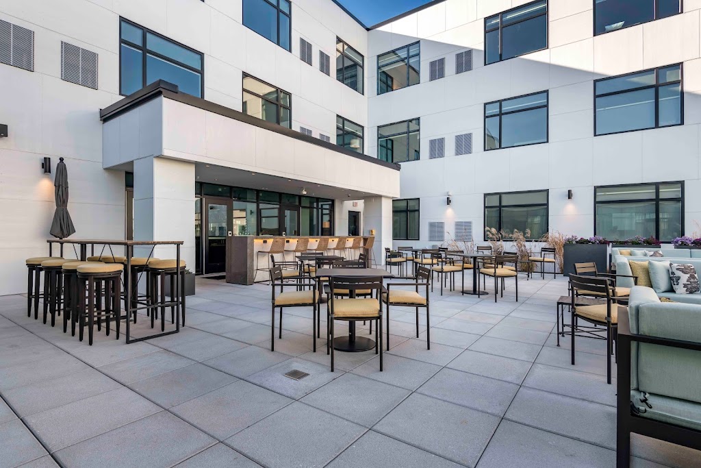 ALTO Terrace Bar + Kitchen | restaurant | 25 Hancock St, Portland, ME 04101, USA | 2078003421 OR +1 207-800-3421