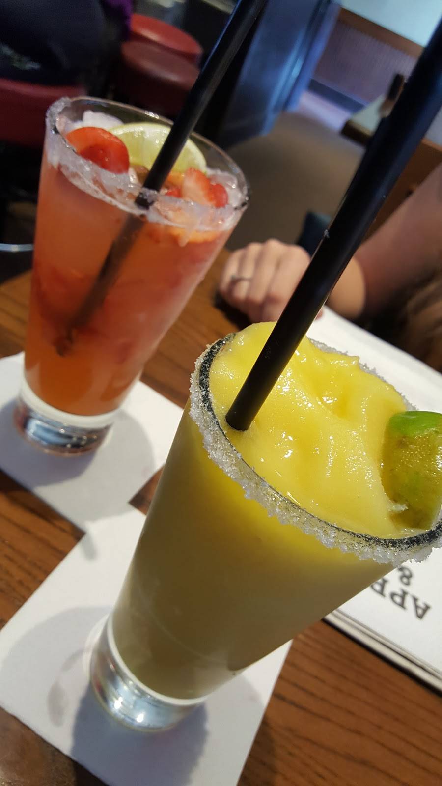 TGI Fridays | restaurant | 3087 White Bear Ave N, Maplewood, MN 55109, USA | 6517049052 OR +1 651-704-9052