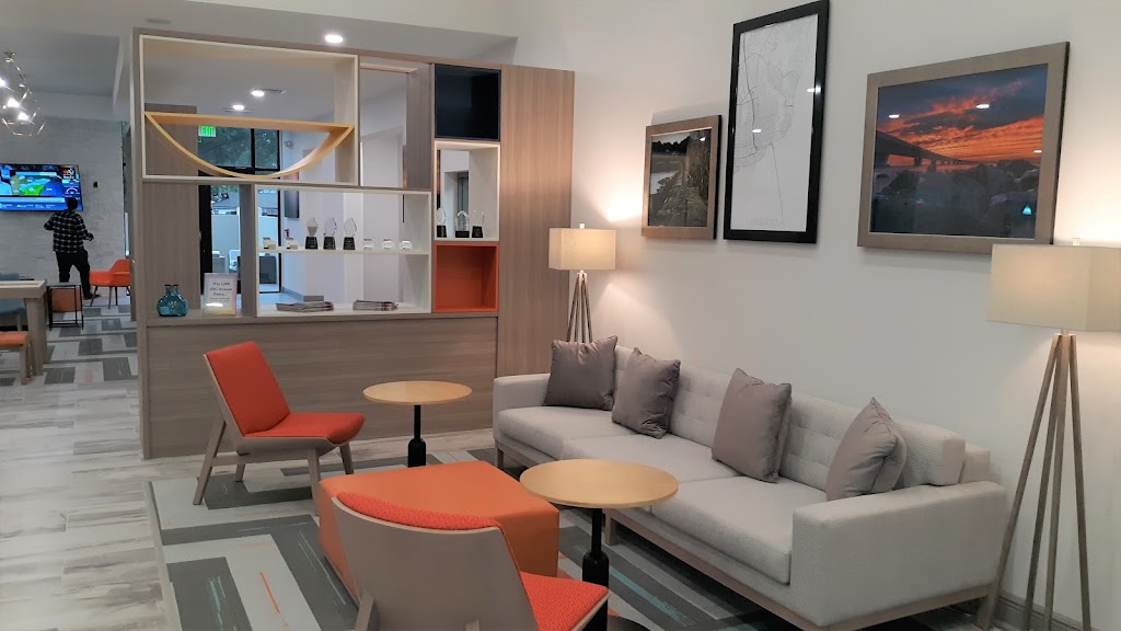 U-Turn Bar and Kitchen/Restaurant | restaurant | 7813 N Davis Hwy, Pensacola, FL 32514, USA | 8504721400 OR +1 850-472-1400