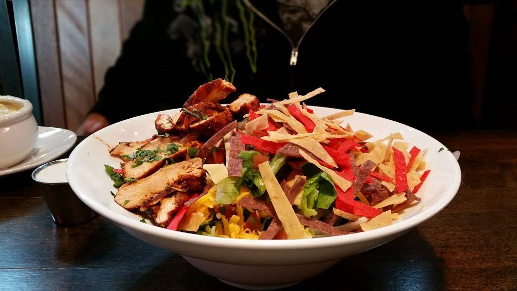 Water Street Brewery | restaurant | 140 W Town Square Way, Oak Creek, WI 53154, USA | 4143015290 OR +1 414-301-5290