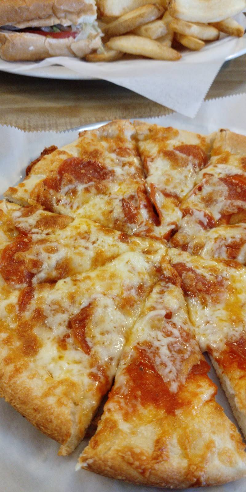 Pizza House | restaurant | 310 Poplar St, Travelers Rest, SC 29690, USA | 8648343300 OR +1 864-834-3300