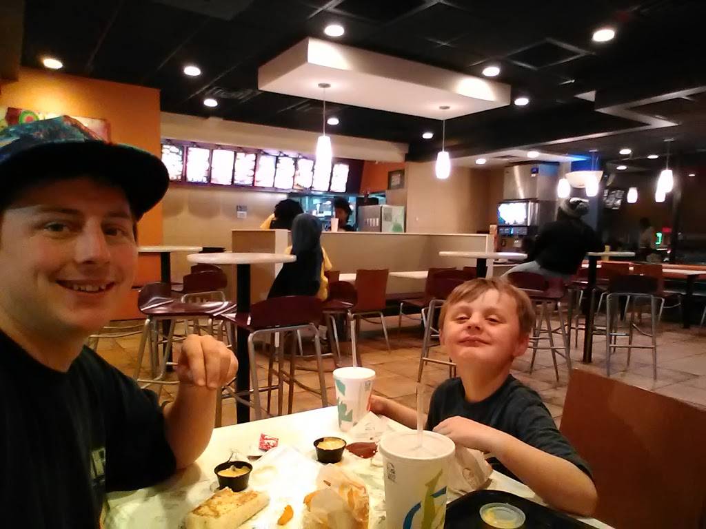 Taco Bell | meal takeaway | 3200 California Ave, Bakersfield, CA 93304, USA | 6613221835 OR +1 661-322-1835