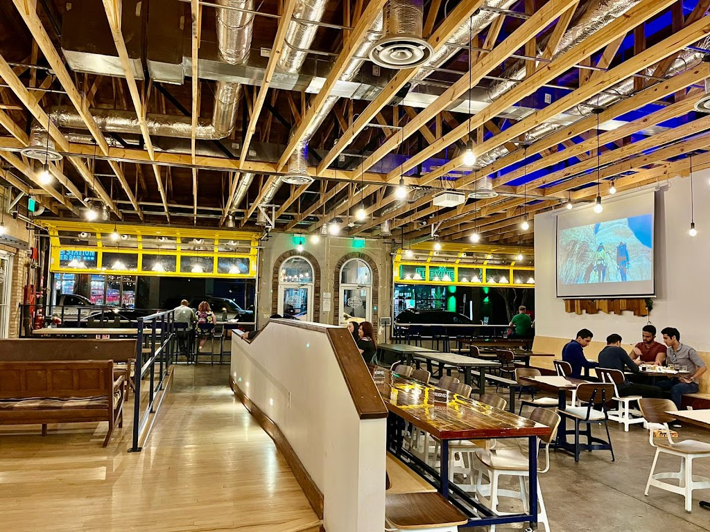 Westlake Brewing Company | restaurant | 2816 Commerce St, Dallas, TX 75226, USA | 8779942337 OR +1 877-994-2337