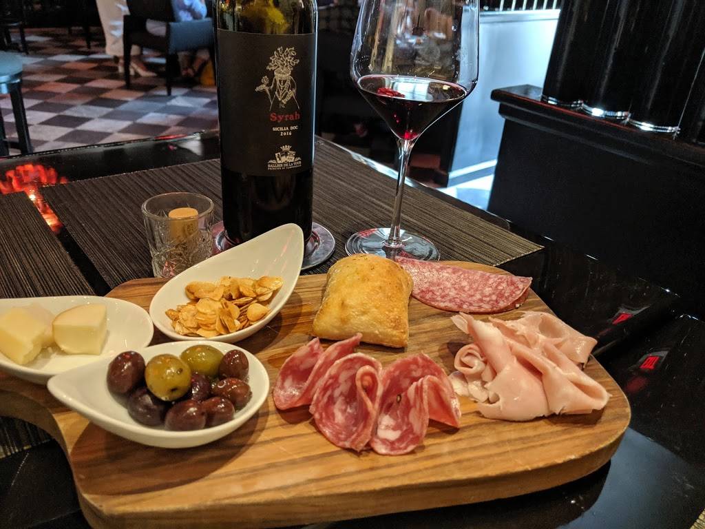 PepeNero | restaurant | 700 Cottageview Dr Suite 100, Traverse City, MI 49684, USA | 2319291960 OR +1 231-929-1960