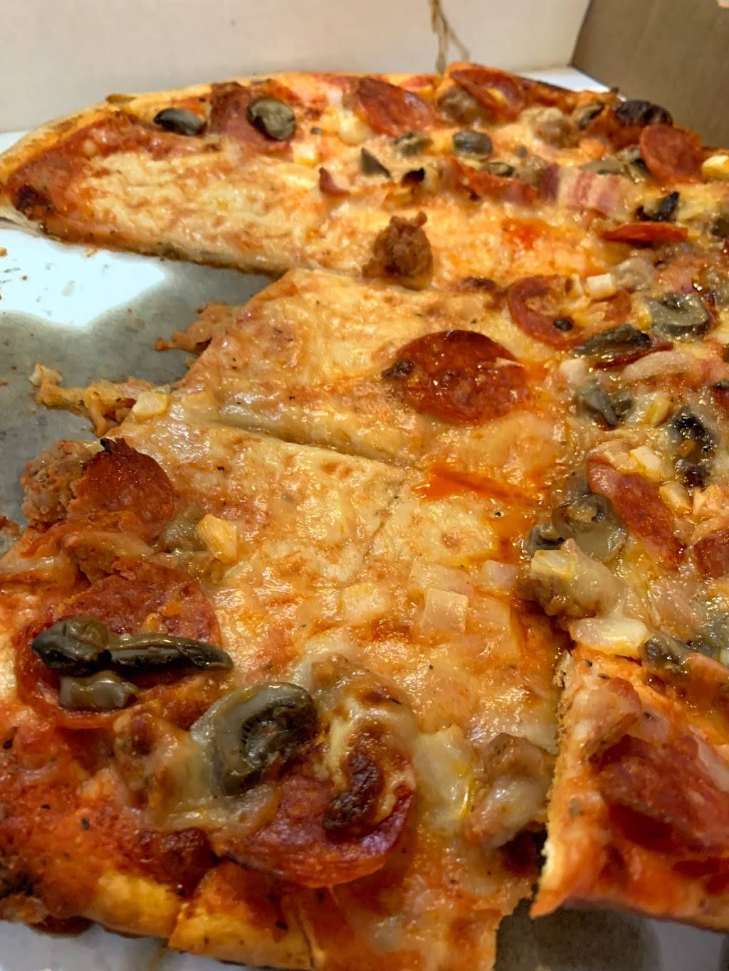 Annas Pizzeria | restaurant | 1609 W Main St, Sun Prairie, WI 53590, USA | 6088252660 OR +1 608-825-2660