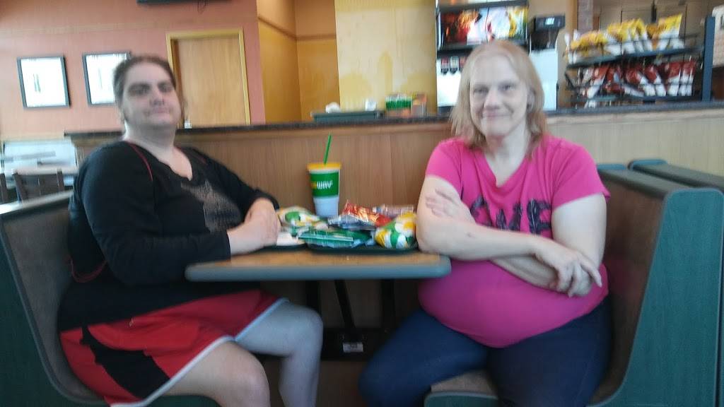 Subway | restaurant | 10320 75th St, Kenosha, WI 53142, USA | 2626946922 OR +1 262-694-6922