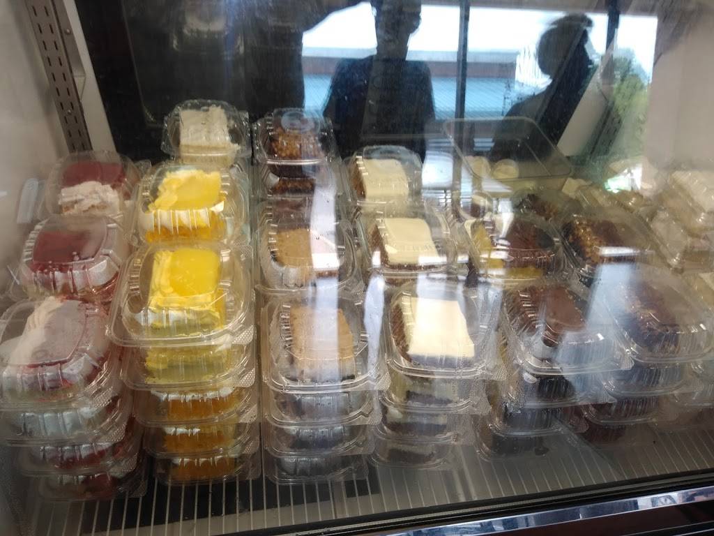 Lutfis Fried Fish | restaurant | 4201 S Noland Rd #A, Independence, MO 64055, USA | 8163135937 OR +1 816-313-5937