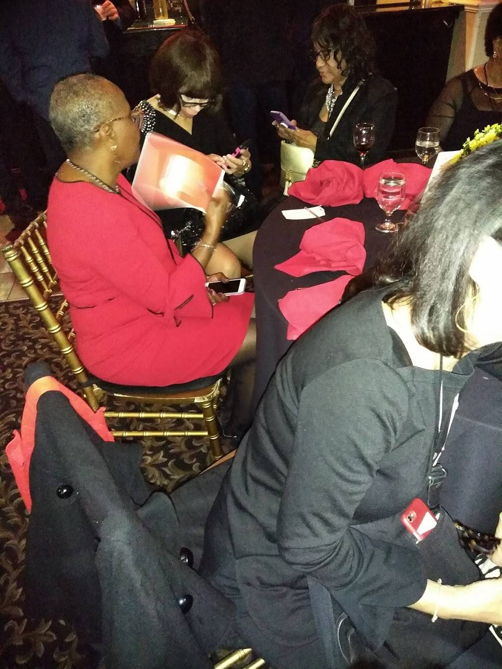 Swan Caterers | restaurant | 2015 S Water St, Philadelphia, PA 19148, USA | 2153898888 OR +1 215-389-8888