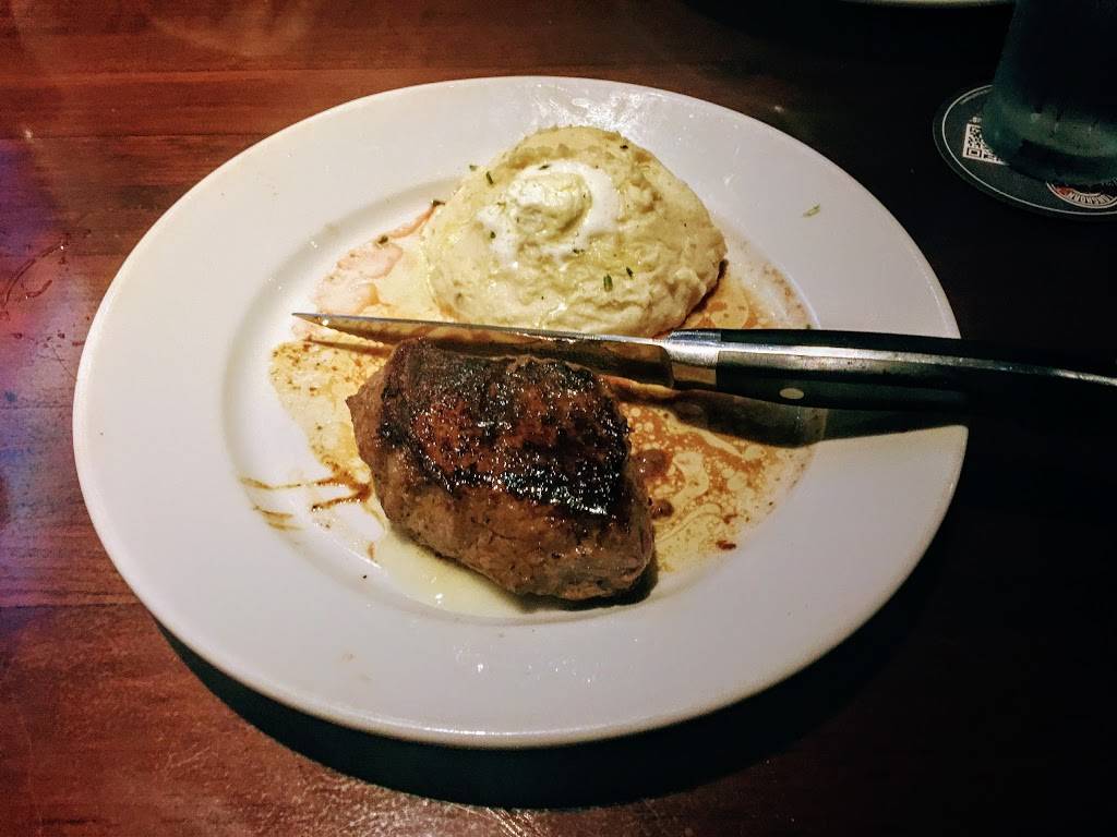 LongHorn Steakhouse | meal takeaway | 8181 International Dr, Orlando, FL 32819, USA | 4072263381 OR +1 407-226-3381