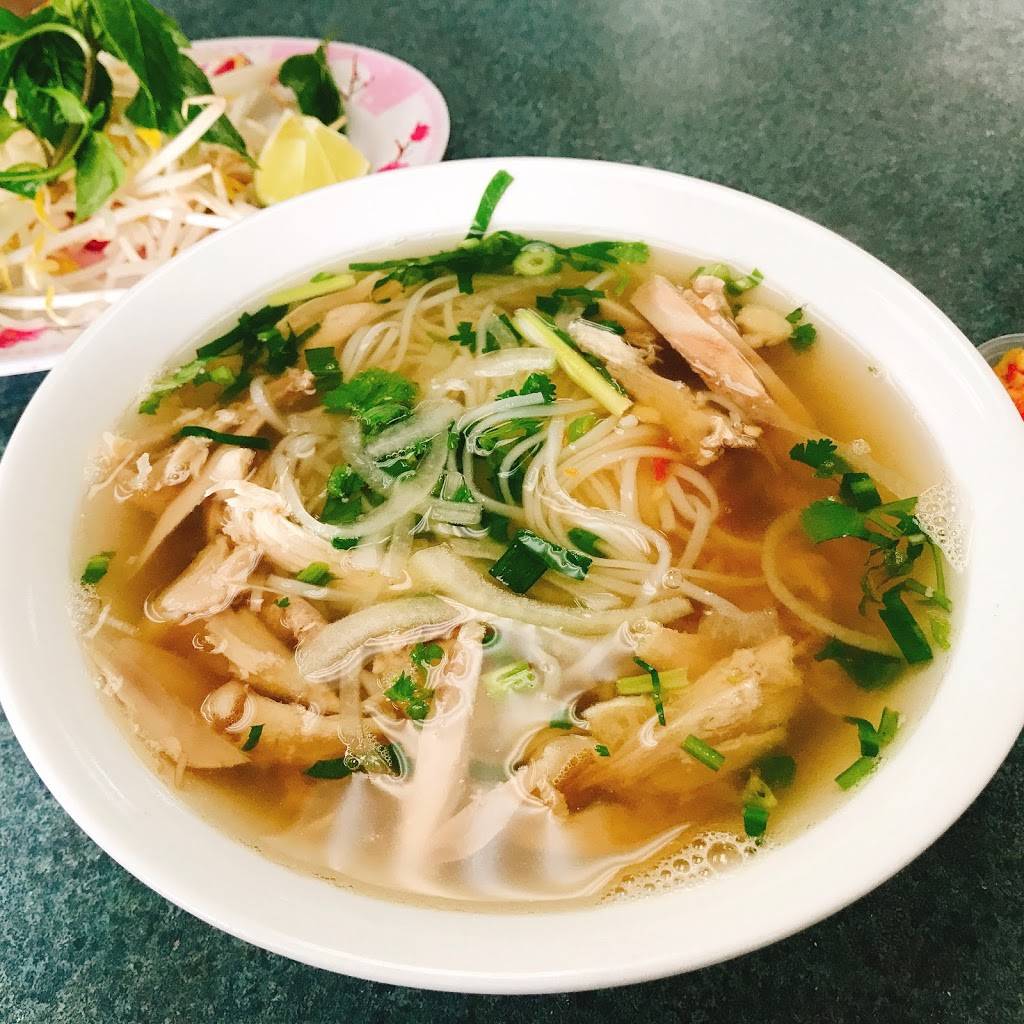 Banh Cuon Pho Ga | restaurant | 1772 St Clair Ave W, Toronto, ON M6N 1J3, Canada | 4166513771 OR +1 416-651-3771