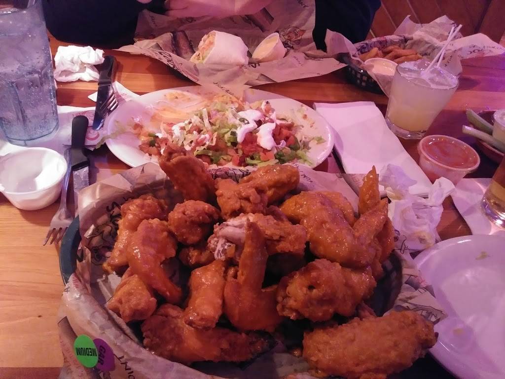 Roosters | restaurant | 257 W Central Ave, Springboro, OH 45066, USA | 9377483017 OR +1 937-748-3017