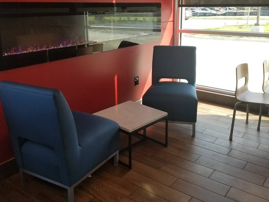 Wendys | restaurant | 2101 Sycamore School Rd, Fort Worth, TX 76134, USA | 8175512957 OR +1 817-551-2957