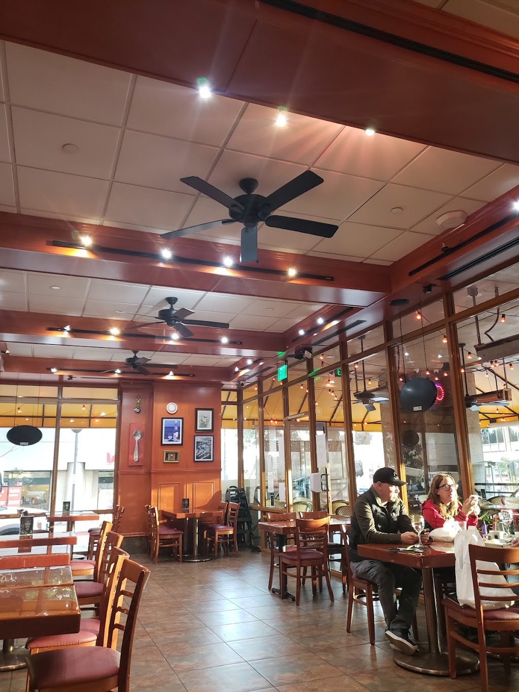 Salt & Olive | meal takeaway | 400 N Brand Blvd Unit #120, Glendale, CA 91203, USA | 8182914000 OR +1 818-291-4000