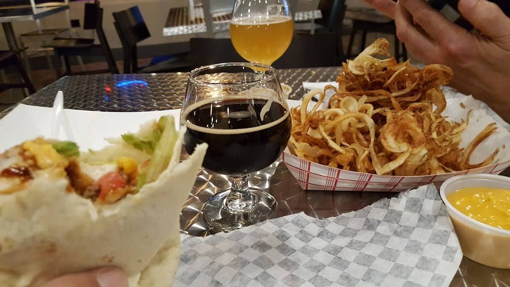 Windmill Brewing | restaurant | 2121 Gettler St, Dyer, IN 46311, USA | 2194402189 OR +1 219-440-2189