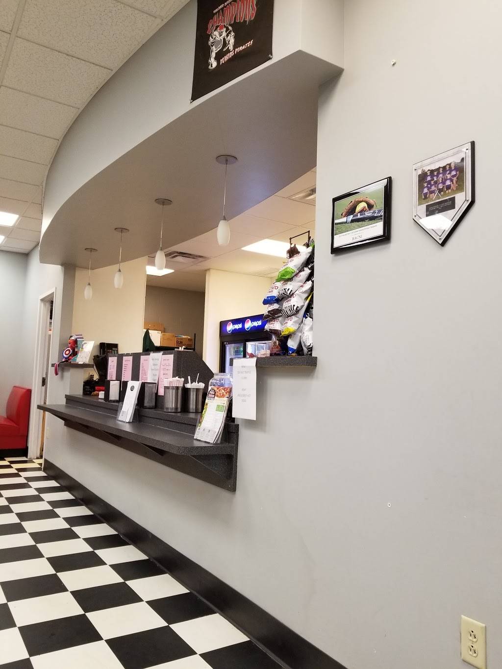 Bacnis Pizza House | restaurant | 3719 Columbus Ave, Sandusky, OH 44870, USA | 4196266608 OR +1 419-626-6608