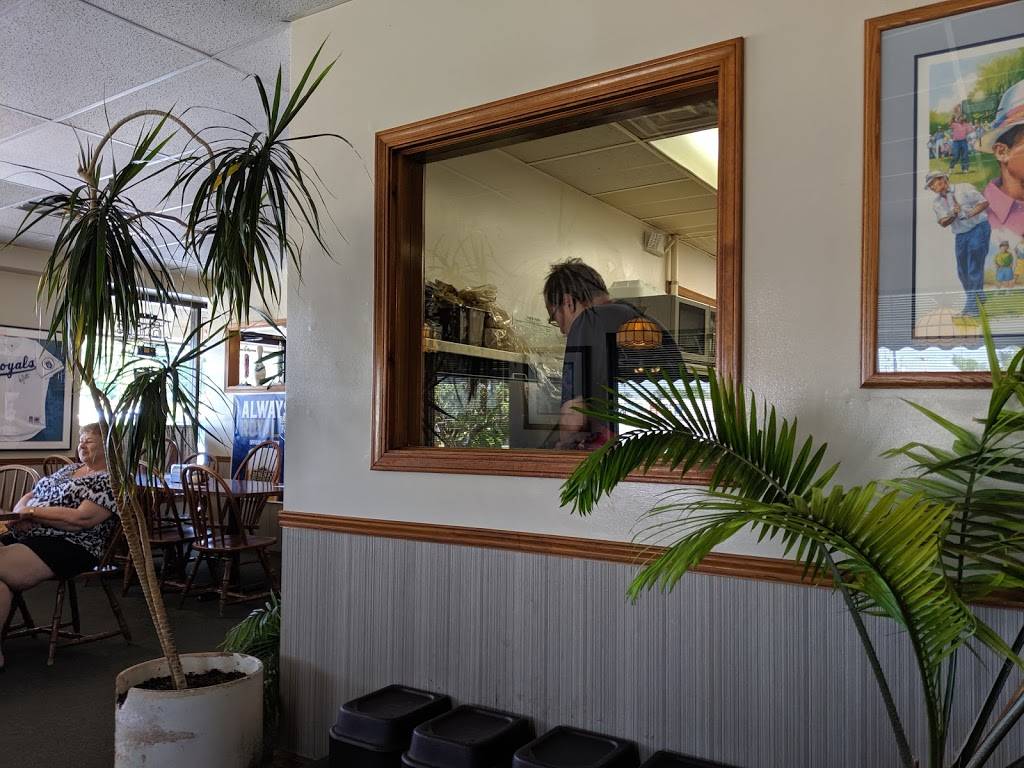 Tims Pizza | restaurant | 17201 US-40, Independence, MO 64055, USA | 8164780777 OR +1 816-478-0777