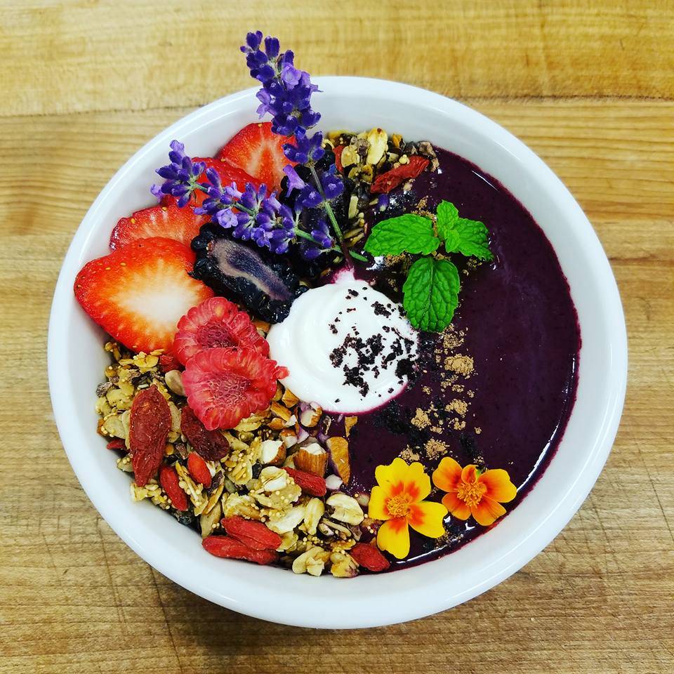 Earths Harvest Kitchen & Juicery | restaurant | 835 Central Ave, Dover, NH 03820, USA | 6035167600 OR +1 603-516-7600