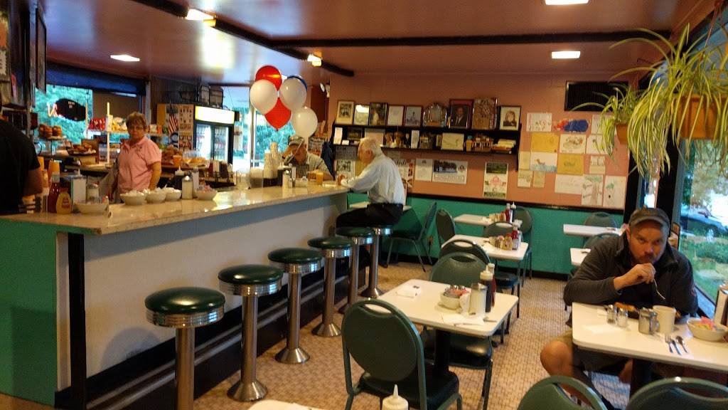 Lakeside Diner | restaurant | 1050 Long Ridge Rd, Stamford, CT 06903, USA | 2033222252 OR +1 203-322-2252