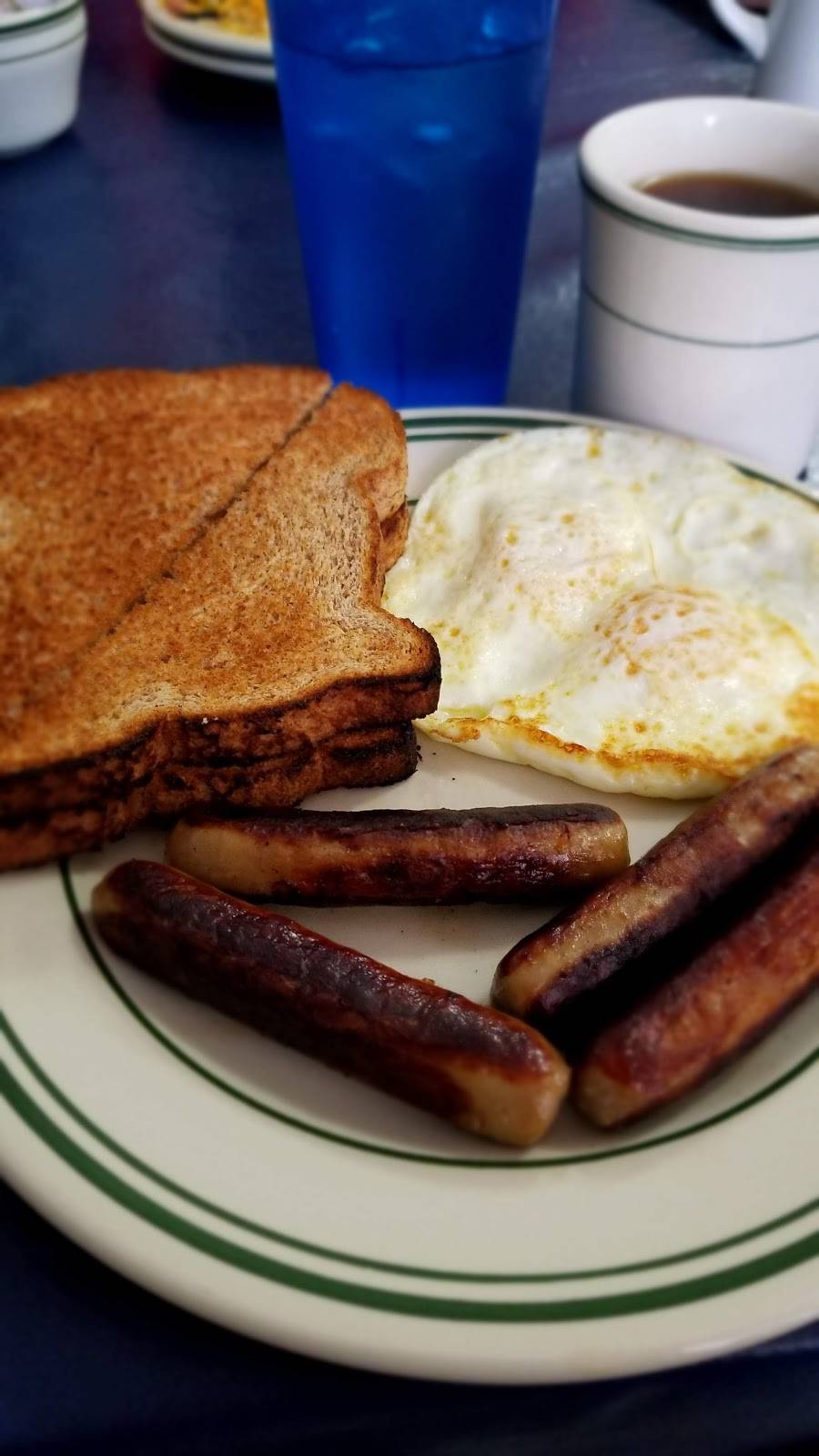 Lighthouse Cafe | restaurant | 735 Frankfort Ave, Elberta, MI 49628, USA | 2313525273 OR +1 231-352-5273