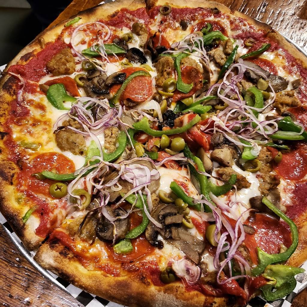 Big River Pizza | meal takeaway | 280 5th St E, St Paul, MN 55101, USA | 6516832186 OR +1 651-683-2186