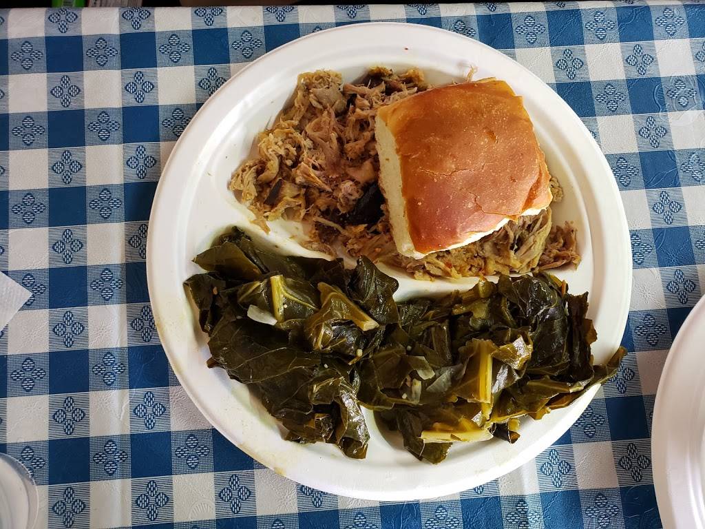 Blue Ridge BBQ & Catering | restaurant | 21700 Timberlake Rd, Lynchburg, VA 24502, USA | 4342661223 OR +1 434-266-1223