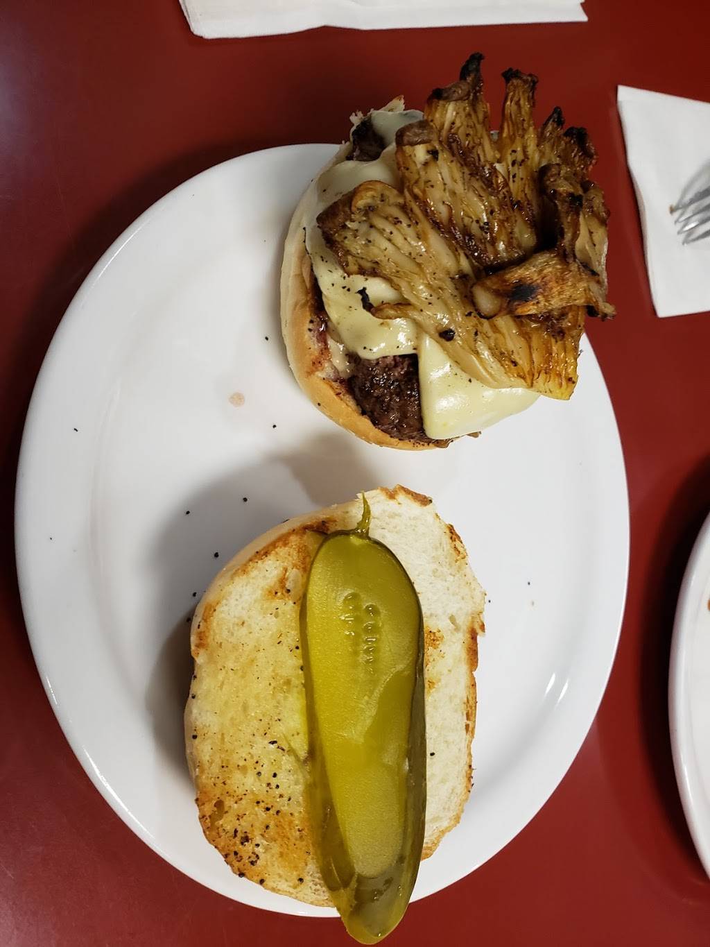 Burger de Ville | restaurant | 59 Avenue Westminster N, Montréal-Ouest, QC H4X 1Y8, Canada | 5145649902 OR +1 514-564-9902