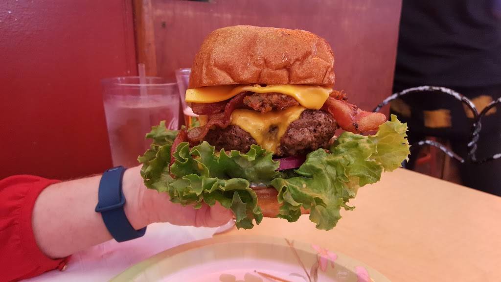 The Turf Club | restaurant | 4618 Eastern Ave, Cincinnati, OH 45226, USA | 5135334222 OR +1 513-533-4222