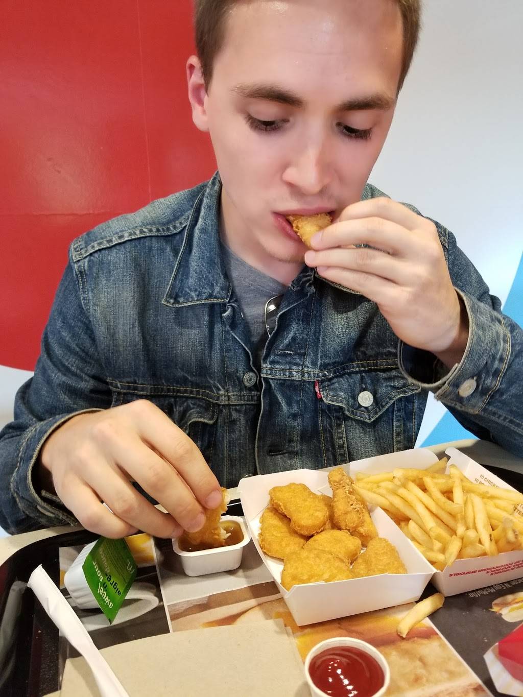 McDonalds | cafe | 1880 Carling Ave, Ottawa, ON K2A 1E7, Canada | 6137289898 OR +1 613-728-9898