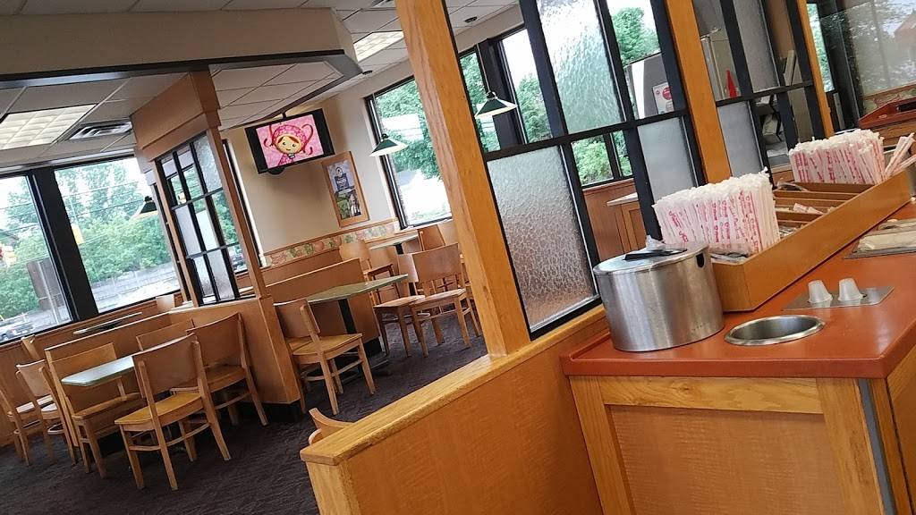 Wendys | restaurant | 588 Washington St, South Easton, MA 02375, USA | 5082385191 OR +1 508-238-5191