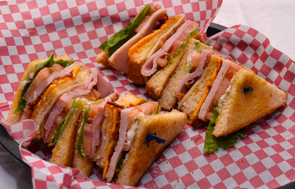 Bettys Parkway Restaurant | restaurant | 912 Riverside Dr, Columbia, TN 38401, USA | 9313885570 OR +1 931-388-5570