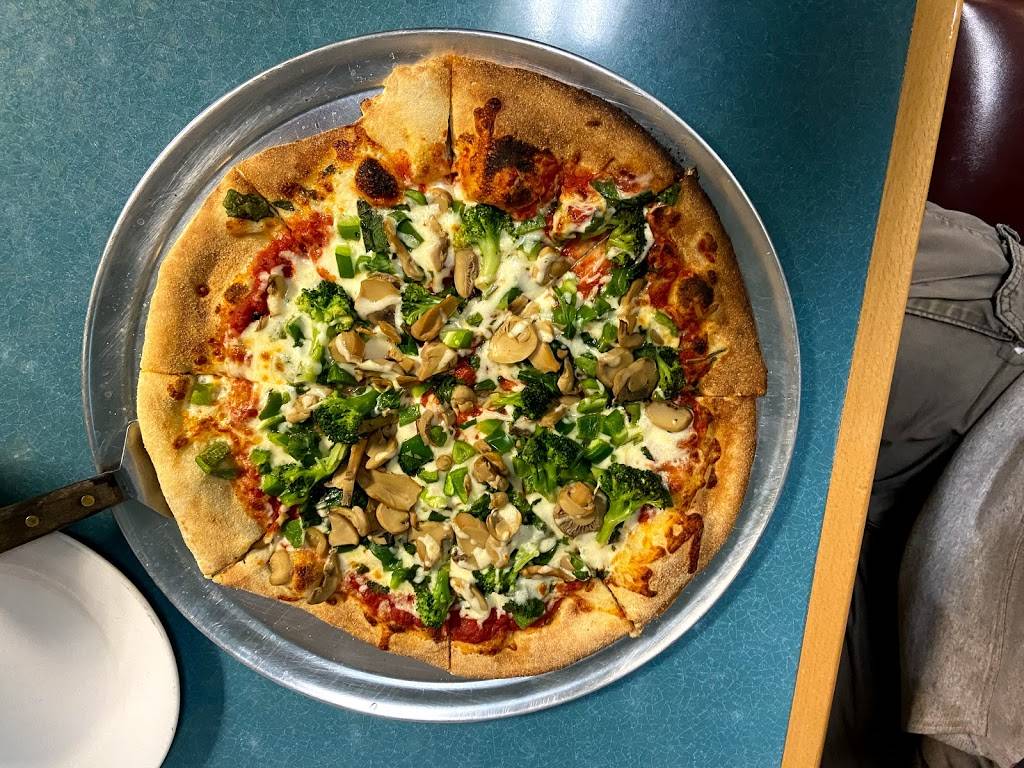 Romana’s Pizzeria | restaurant | 2 A W Frederick St, Walkersville, MD 21793, USA | 3013045979 OR +1 301-304-5979