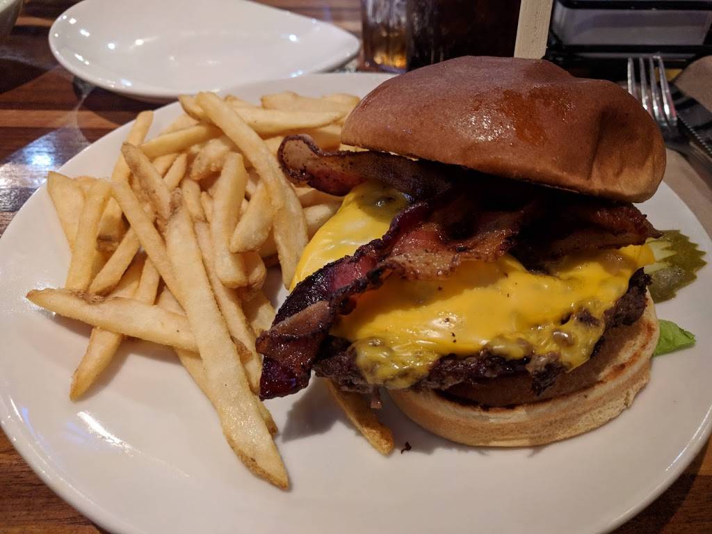 Applebees Grill + Bar | restaurant | 1975 N Military Trl, West Palm Beach, FL 33409, USA | 5616830709 OR +1 561-683-0709