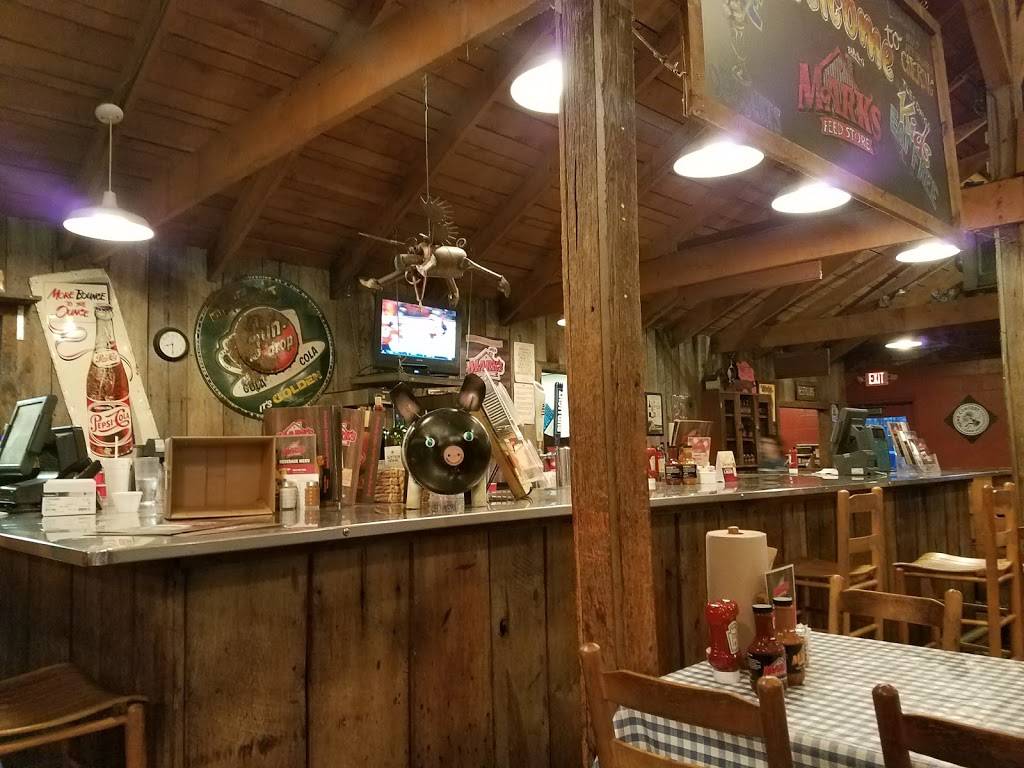 Marks Feed Store | restaurant | 10316 Dixie Hwy, Valley Station, KY 40272, USA | 5029337707 OR +1 502-933-7707