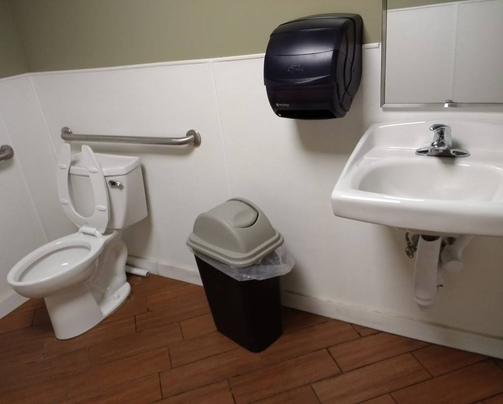 Subway Restaurants | restaurant | 72 Main St, Durham, NH 03824, USA | 6033975355 OR +1 603-397-5355