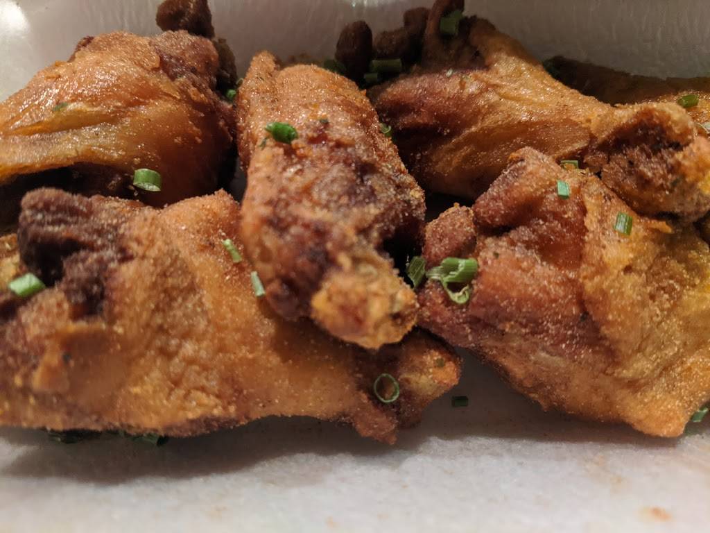 Wing Castle | restaurant | 397 E Southwest Pkwy Suite #105, Lewisville, TX 75067, USA | 2145139373 OR +1 214-513-9373