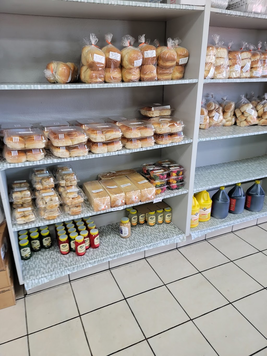 Coras Bakery & Restaurant | restaurant | 28290 Old Town Front St, Temecula, CA 92590, USA | 9516954991 OR +1 951-695-4991