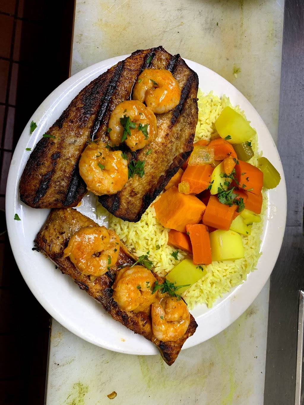 Casablanca | restaurant | 1707 Madison Ave, Memphis, TN 38104, USA | 9014216949 OR +1 901-421-6949