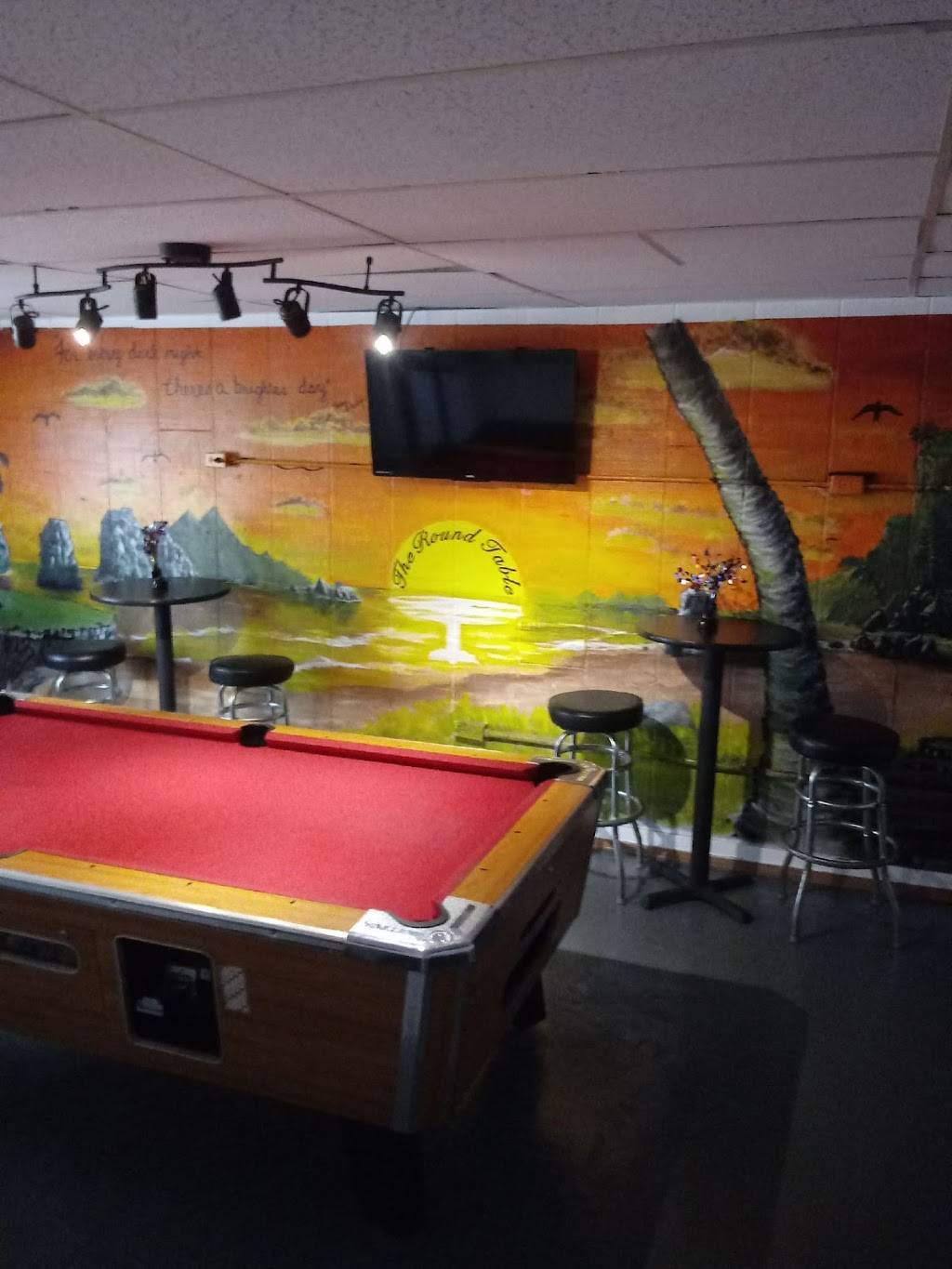 The Round Table Bar and Grill | restaurant | 4209 Evanston Ave, Indianapolis, IN 46205, United States | 3177372581 OR +1 317-737-2581