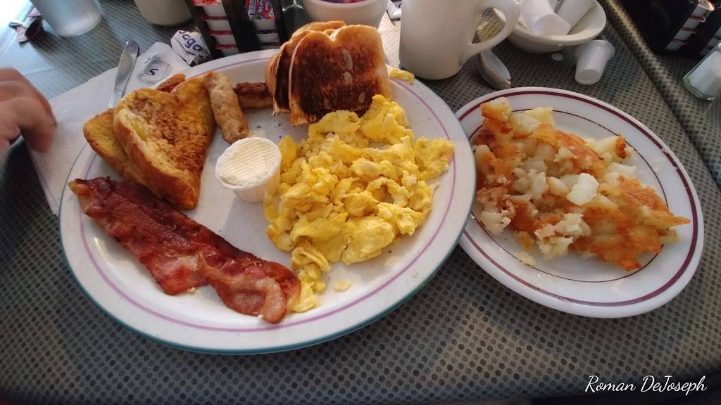 Breakfast At Tiffanys | restaurant | 7840 NY-5, Clinton, NY 13323, USA | 3158538093 OR +1 315-853-8093