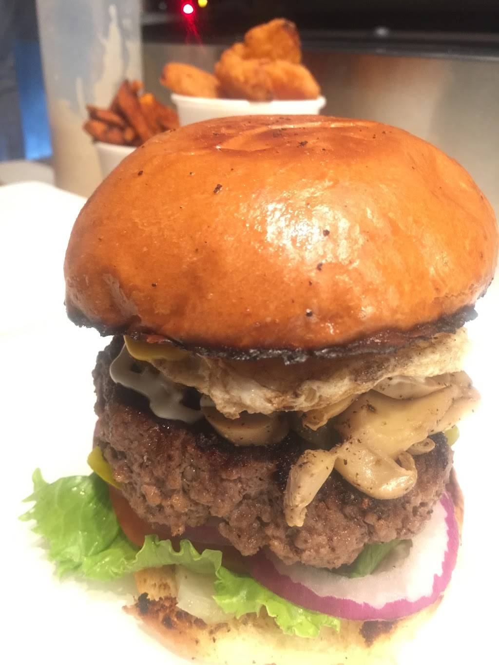 212 Burgers | restaurant | 252 Prospect Park West, Brooklyn, NY 11215, USA | 8883472747 OR +1 888-347-2747