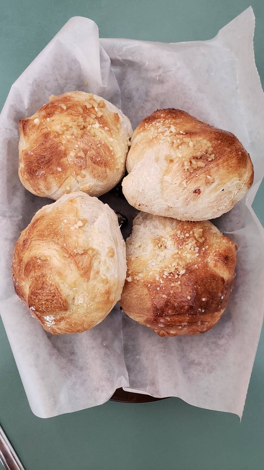 Mama Mia | restaurant | 113 3rd St, Baraboo, WI 53913, USA | 6083550373 OR +1 608-355-0373