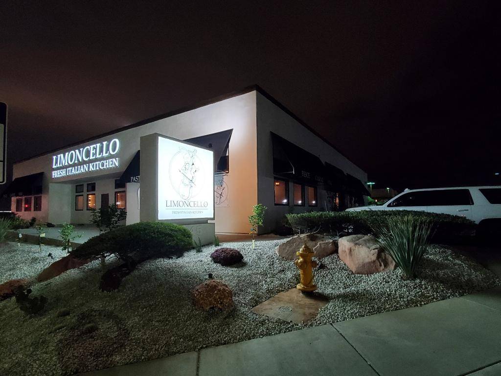 Limoncello Fresh Italian Kitchen | restaurant | 8245 W Sahara Ave, Las Vegas, NV 89117, USA | 7028881144 OR +1 702-888-1144