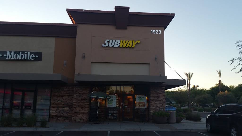 Subway Restaurants | restaurant | 1923 S Signal Butte Rd #104, Mesa, AZ 85209, USA | 4809843900 OR +1 480-984-3900