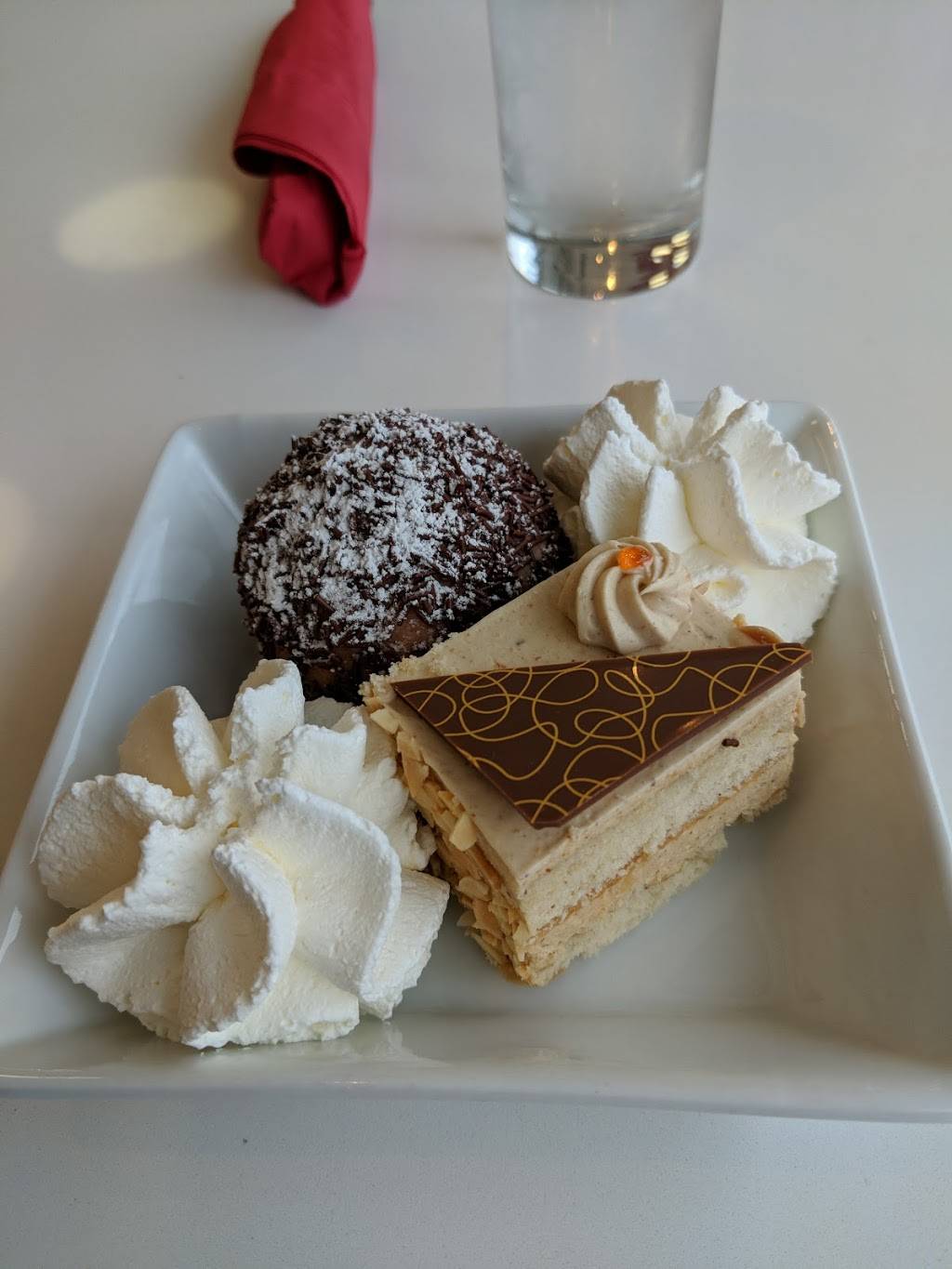 Andrés Confiserie Suisse | restaurant | 5018 Main St, Kansas City, MO 64112, USA | 8165613440 OR +1 816-561-3440