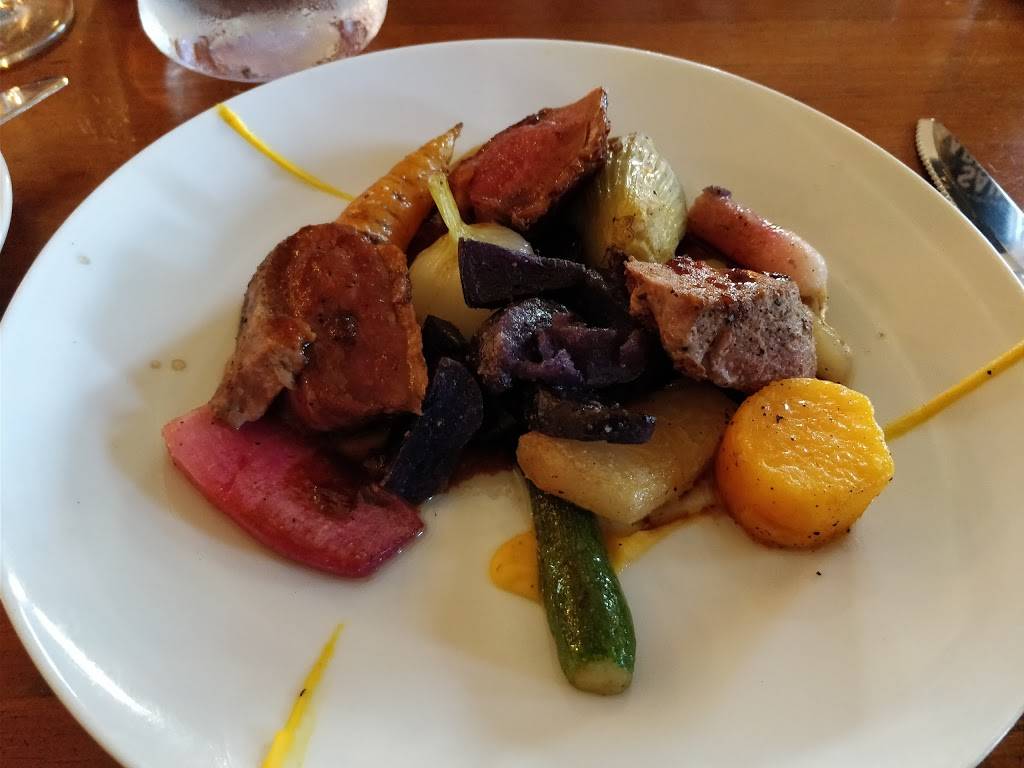 Le Rustique Bar et Restaurant | restaurant | 1993 Chemin du Lac Supérieur, Lac-Supérieur, QC J0T 1P0, Canada | 8197130445 OR +1 819-713-0445