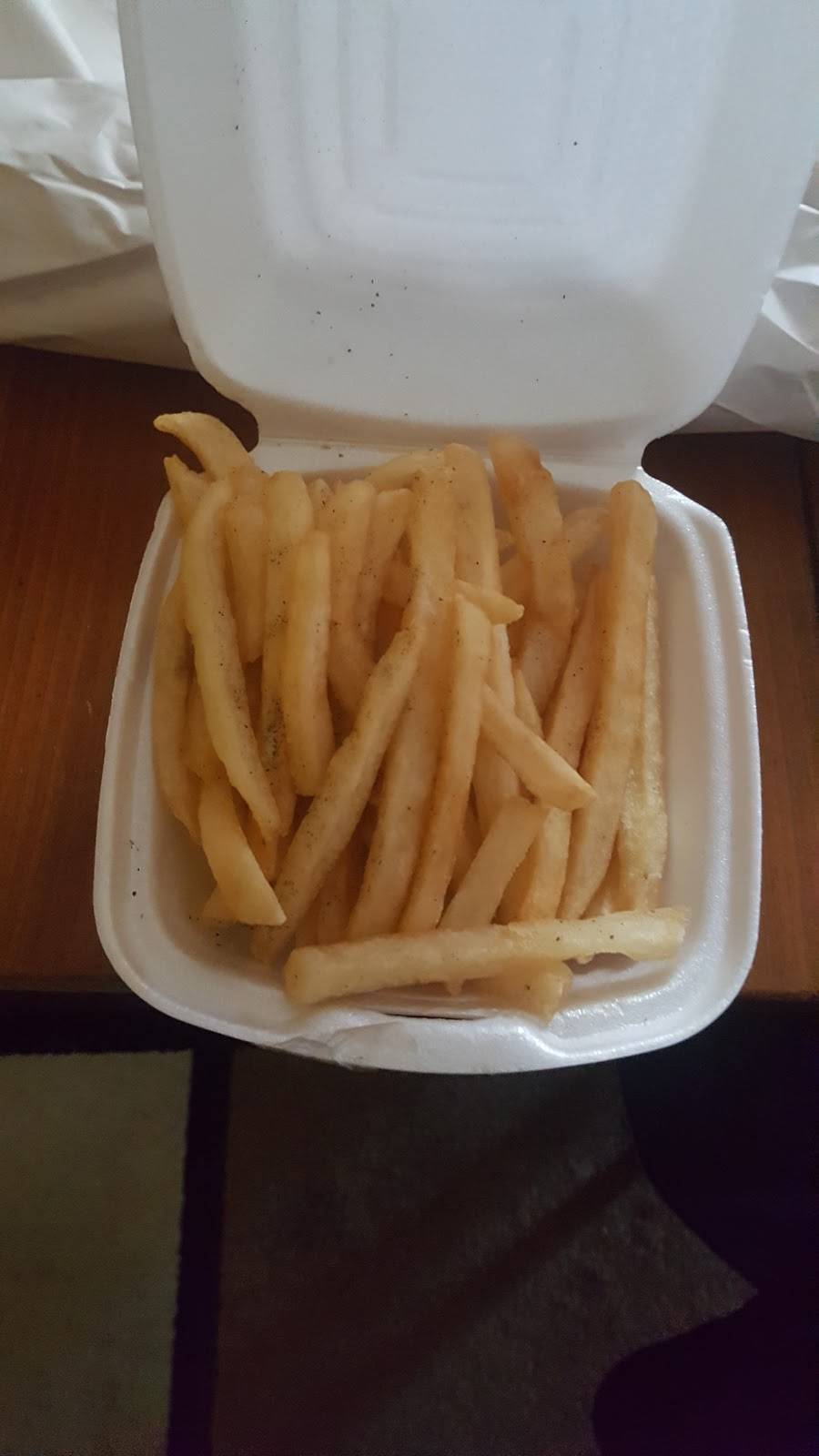 New York Fried Chicken | restaurant | 6065, 6401 Windsor Mill Rd, Gwynn Oak, MD 21207, USA | 4109447990 OR +1 410-944-7990