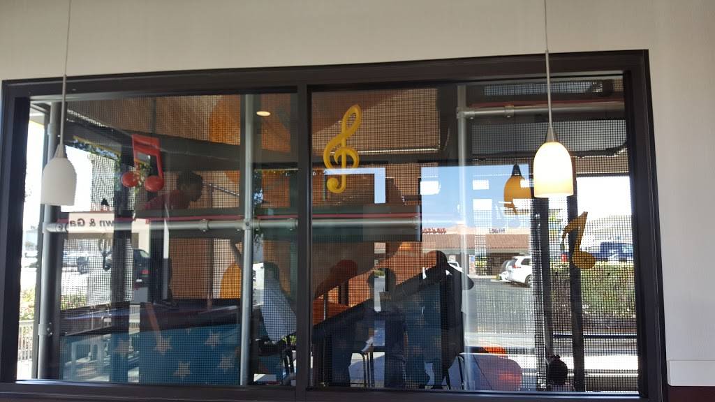 McDonalds | cafe | 1711 Airline Hwy, Hollister, CA 95023, USA | 8316379143 OR +1 831-637-9143